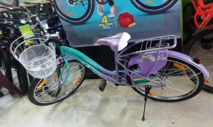 Cycling Jersey Red Yellow cycle image